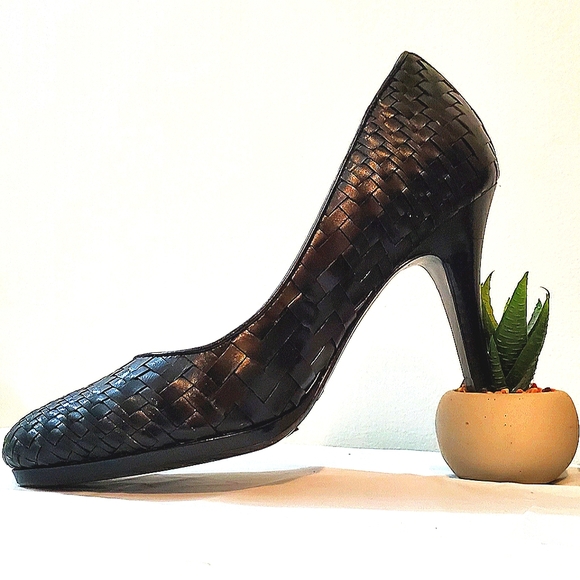 Cole Haan Nike Air Pumps - Picture 2 of 6